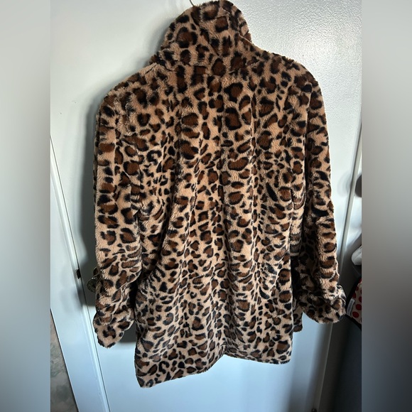 Faux fur animal print coat - Picture 3 of 3